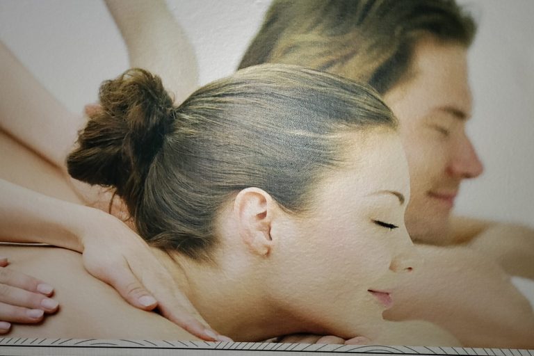 Full Body Relaxing Massage for Men and Women